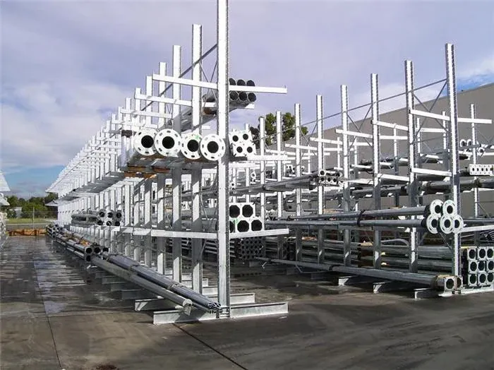 Cantilever Shelves With Warehouse Storage